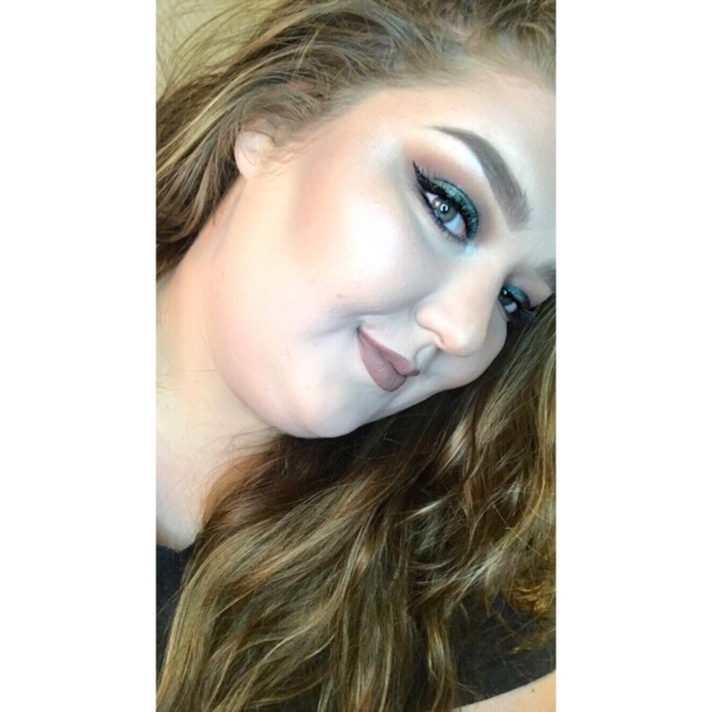 Meet your Posher, Hannah